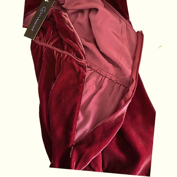 NWT beautiful crushed velvet deep burgundy color top. So soft!! - Picture 8 of 8